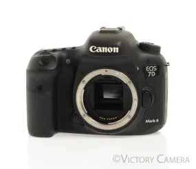 Canon EOS 7D Mark II 20.2MP Digital SLR Camera Body w/ Charger   2 Bats [EX]