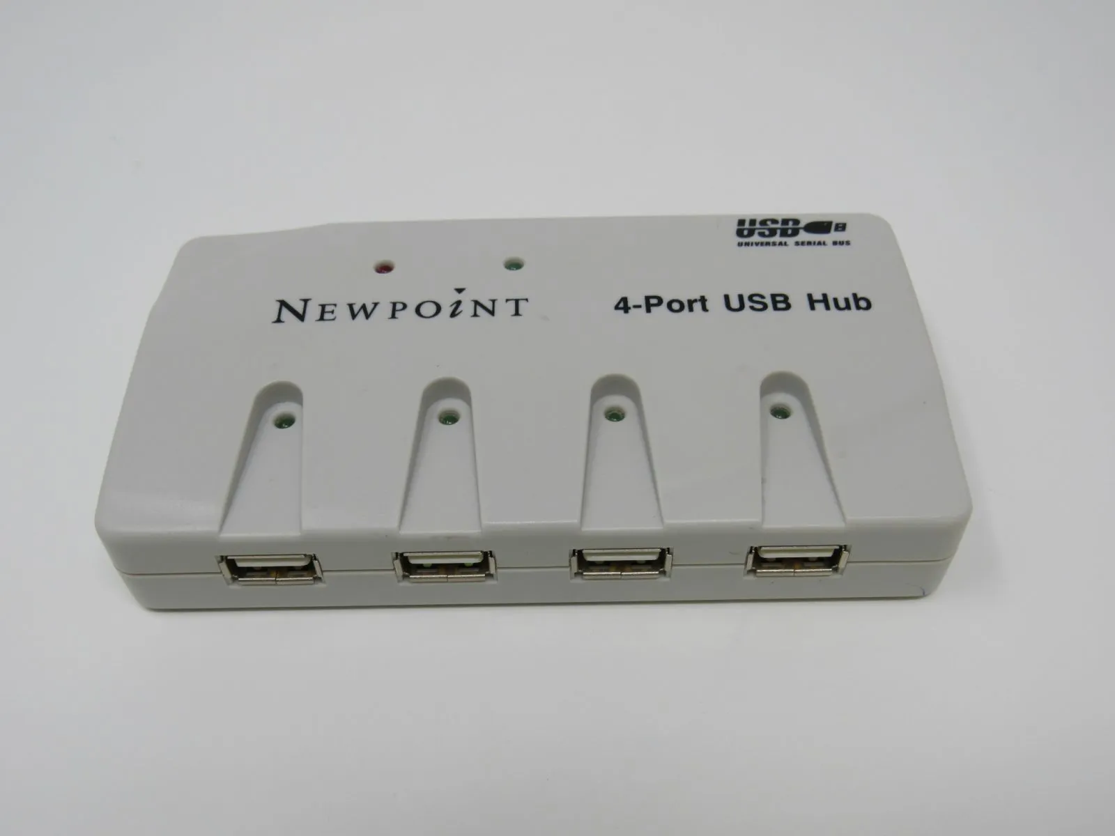 Newpoint 4 Port USB Hub Universal Series Bus -- Used