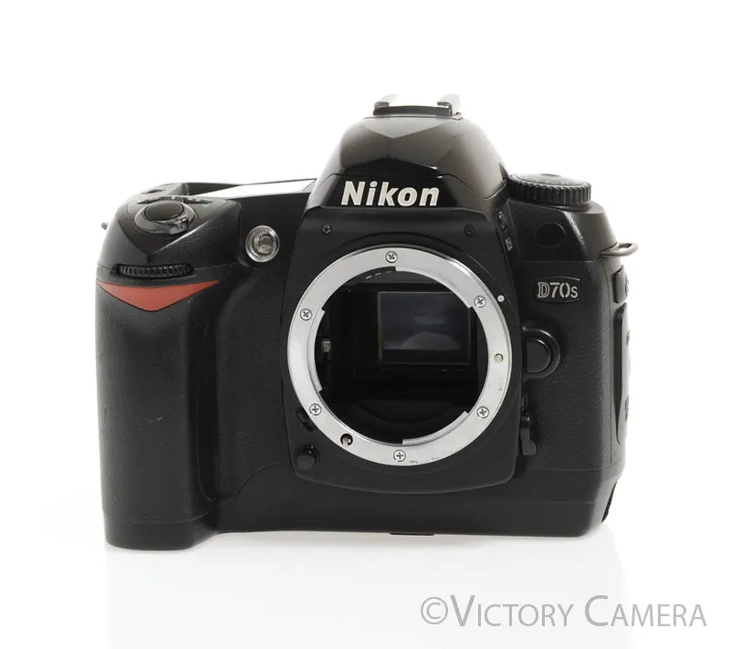 Nikon D70s Digital SLR Camera Body w/ Battery & Charger -~30,000 Shutter Count-