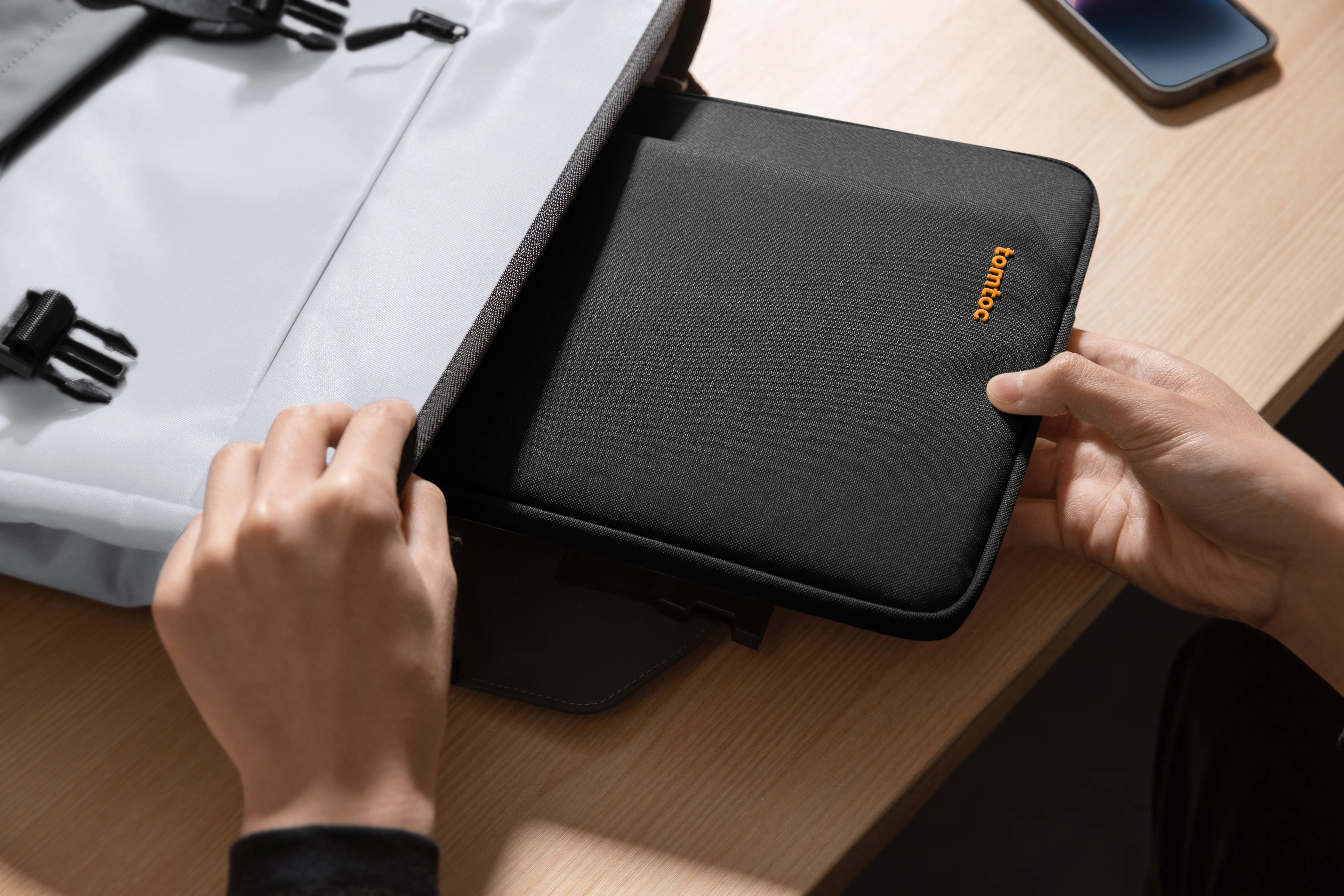 Tomtoc Tablet Sleeve 12.9" (Black)